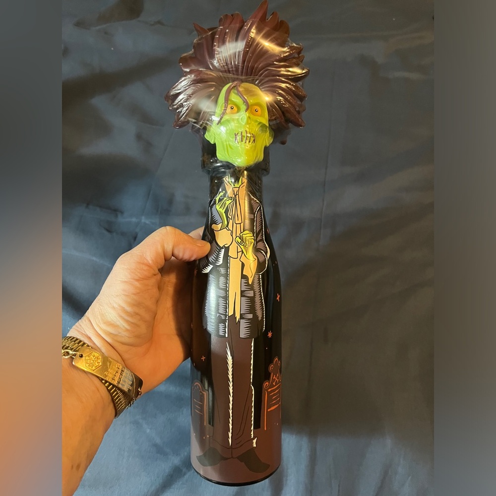 Hocus Pocus Billy Butcherson Disney Water Bottle 17 oz. Still packaged New